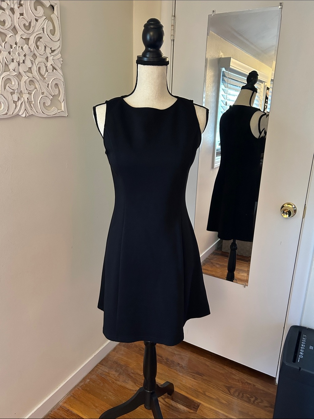 Women's Black Sleeveless Mini Dress